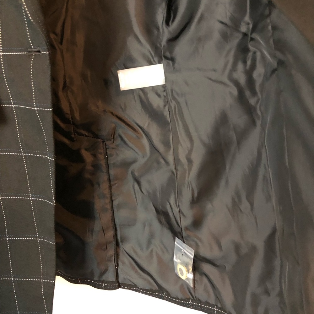 ‼️Last chance! Deleting 4/3‼️ Calvin Klein Blazer - Picture 5 of 9